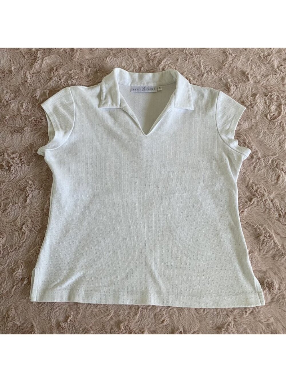 Bette & Court Womens Medium White Golf Shirt Short Sleeve V Neck Collared